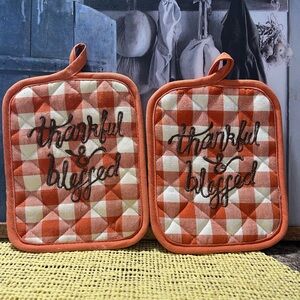 Kohl's Orange and White Pot Holders